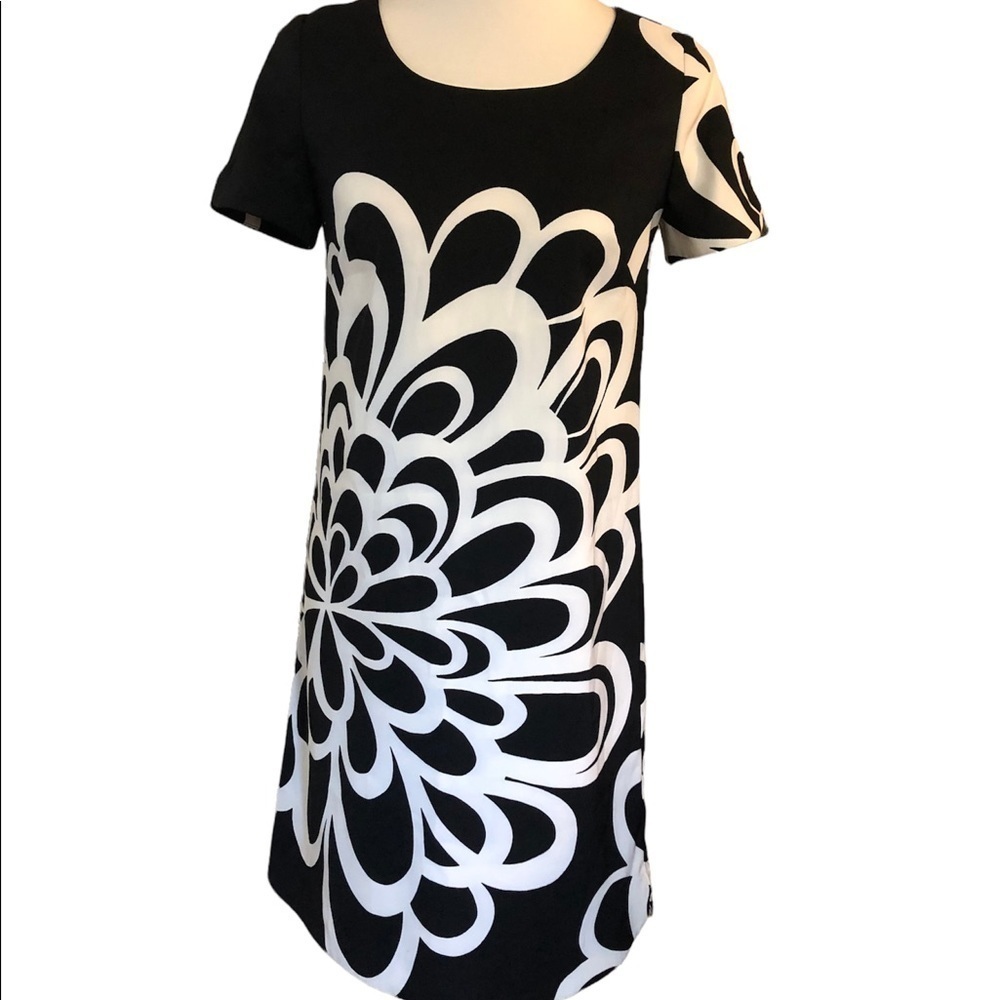 Black and White Floral Shift Dress by AB Studio - Picture 6 of 13